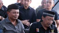 Tampak hadir di rumah duka para pelawak Indonesia seperti Tarzan, Eko Patrio, Cahyono, Kadir, Tessy, Doyok, Tukul, Daus Mini, Gogon, serta aktris Diana  Pungky dan juga yang lainnya. Mereka turut memberikan ucapan bela sungkawa. (Deki Prayoga/Bintang.com)
