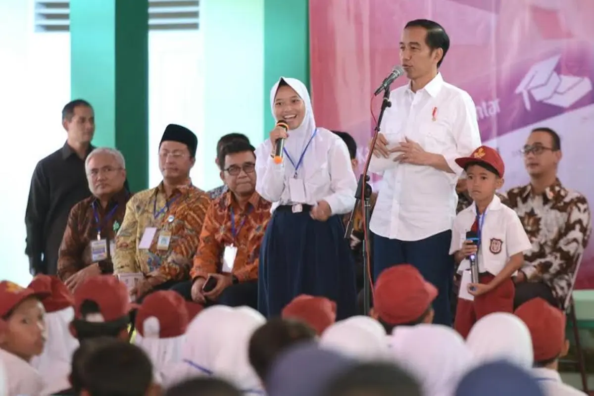 Jokowi saat kunjungan kerja di Tasikmalaya