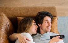 Posisi Cuddling Sebelum Tidur, Meningkatkan Kemesraan dengan Pasangan