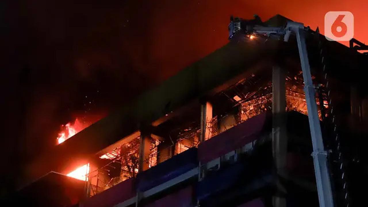 Keluarga Chika, Korban Hilang Kebakaran Glodok Plaza Berharap Ada Keajaiban