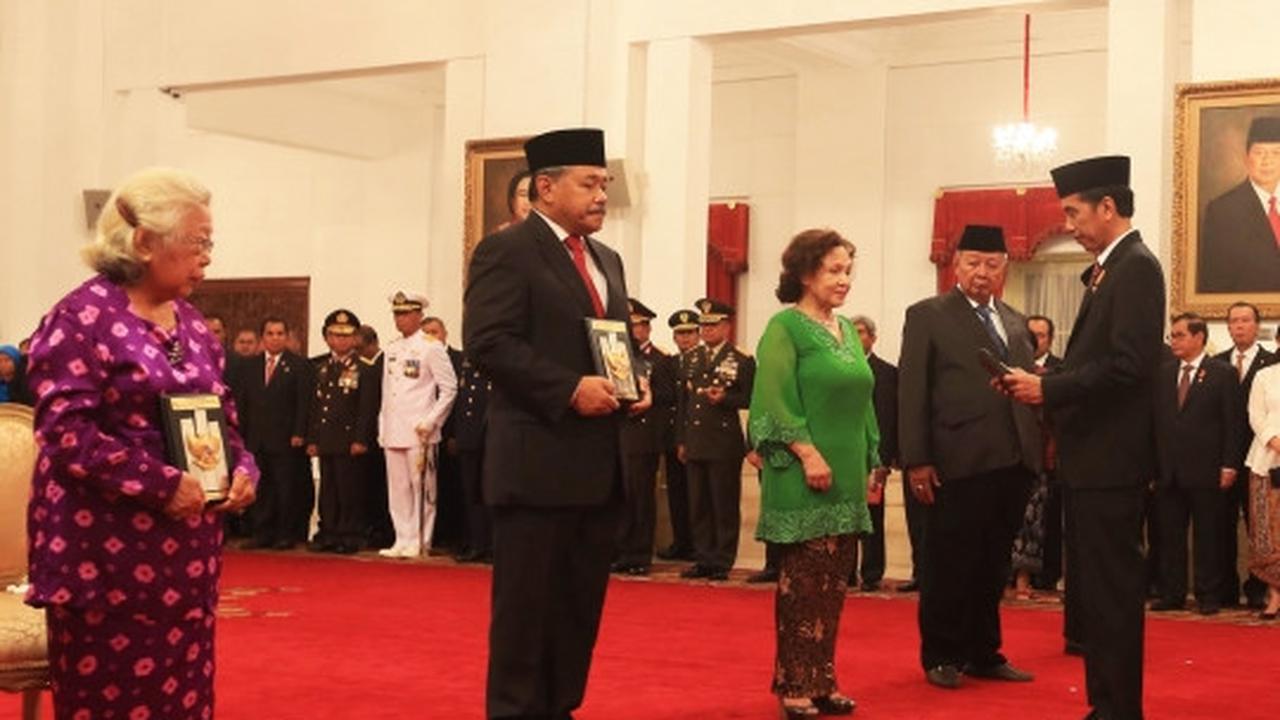 Jokowi anugerahkan gelar pahlawan nasional kepada lima tokoh berjasa
