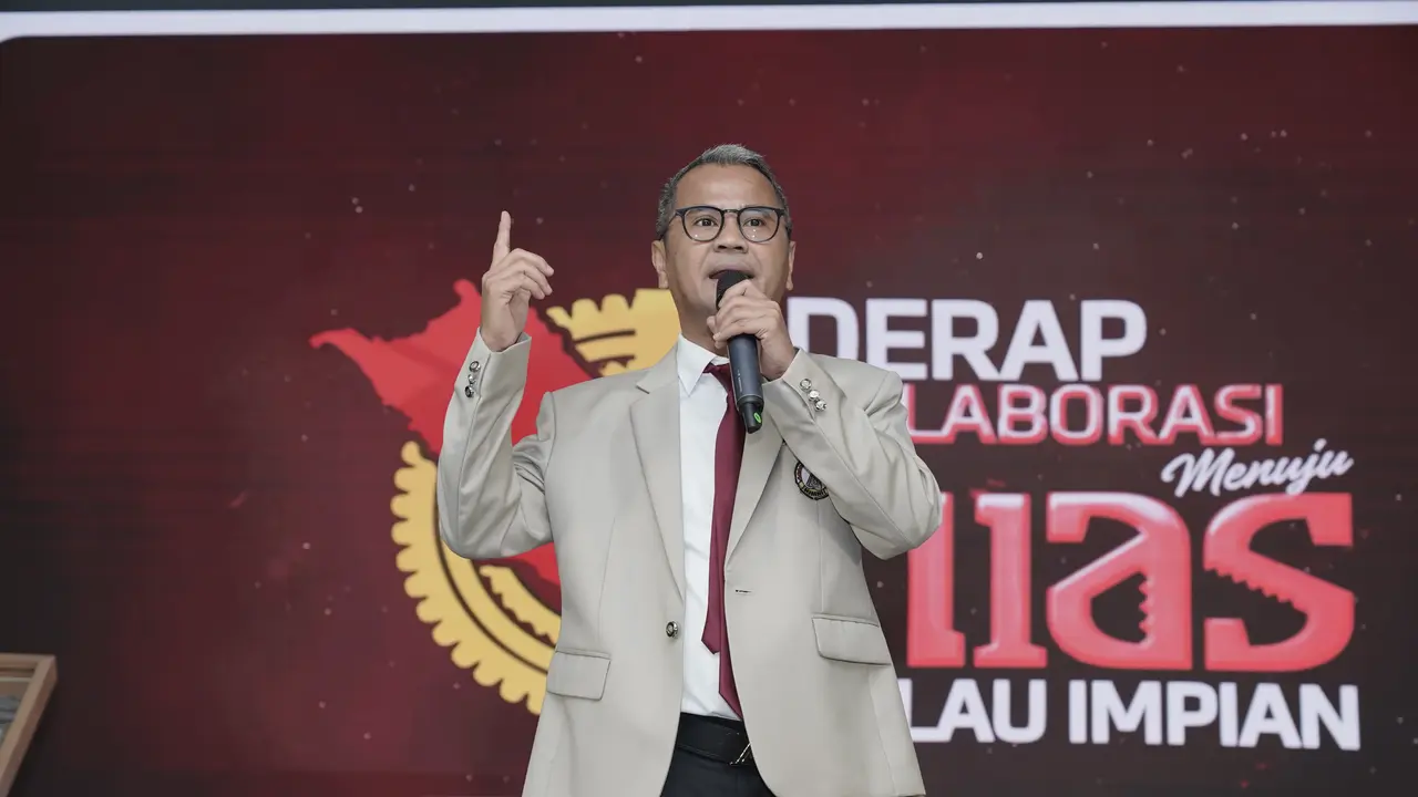 Yaatulo Gulom Bupati Nias