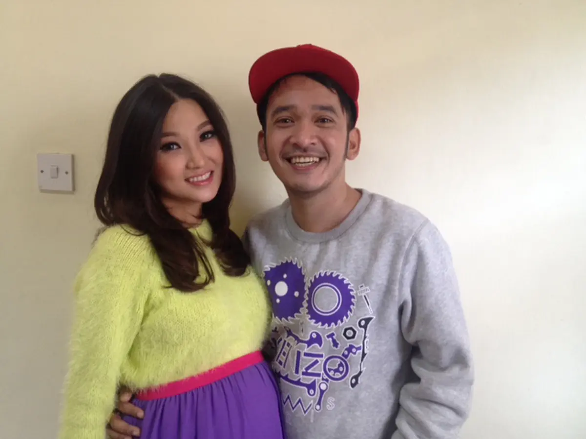 Foto Hamil, Sarwendah Pamer Perut Buncit di Tepi Danau - ShowBiz  Liputan6.com