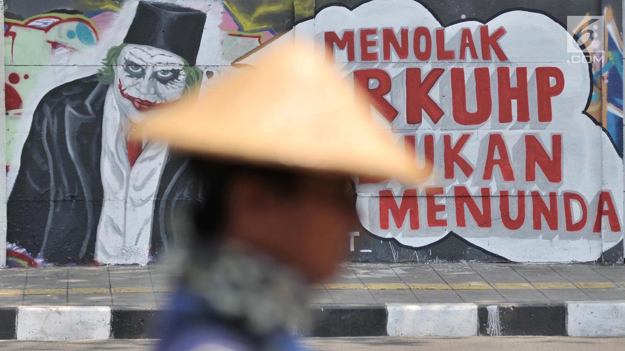 Mural Tolak RUU KUHP Terpampang di Rawamangun