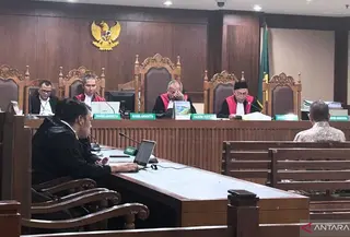 Hakim vonis eks Sekretaris MA Nurhadi 5 tahun penjara. (Antara)