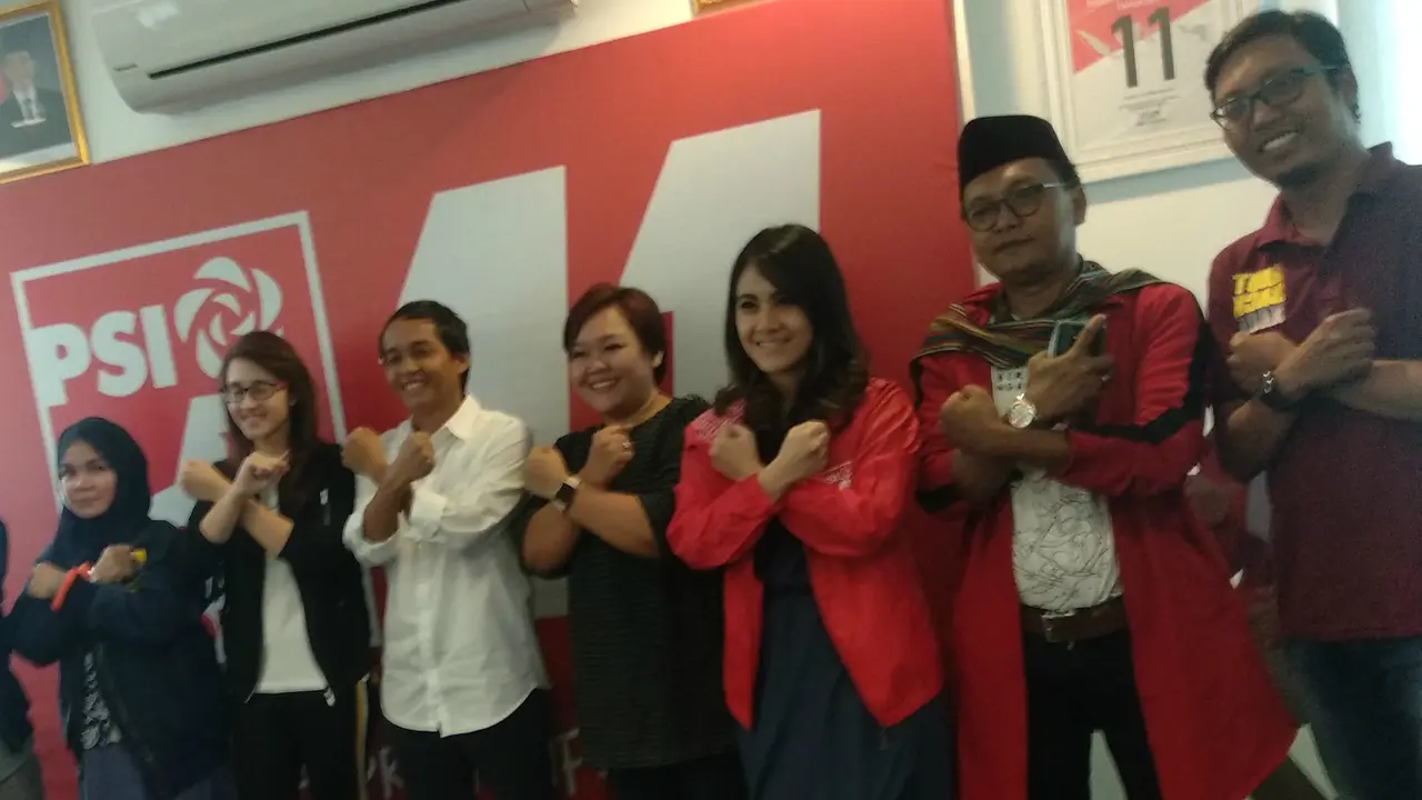 Kantor PSI kedatangan aktivis Masyarakat Anti Fitnah Indonesia (Mafindo), salah satunya putri Gus Dur, Anita Wahid.