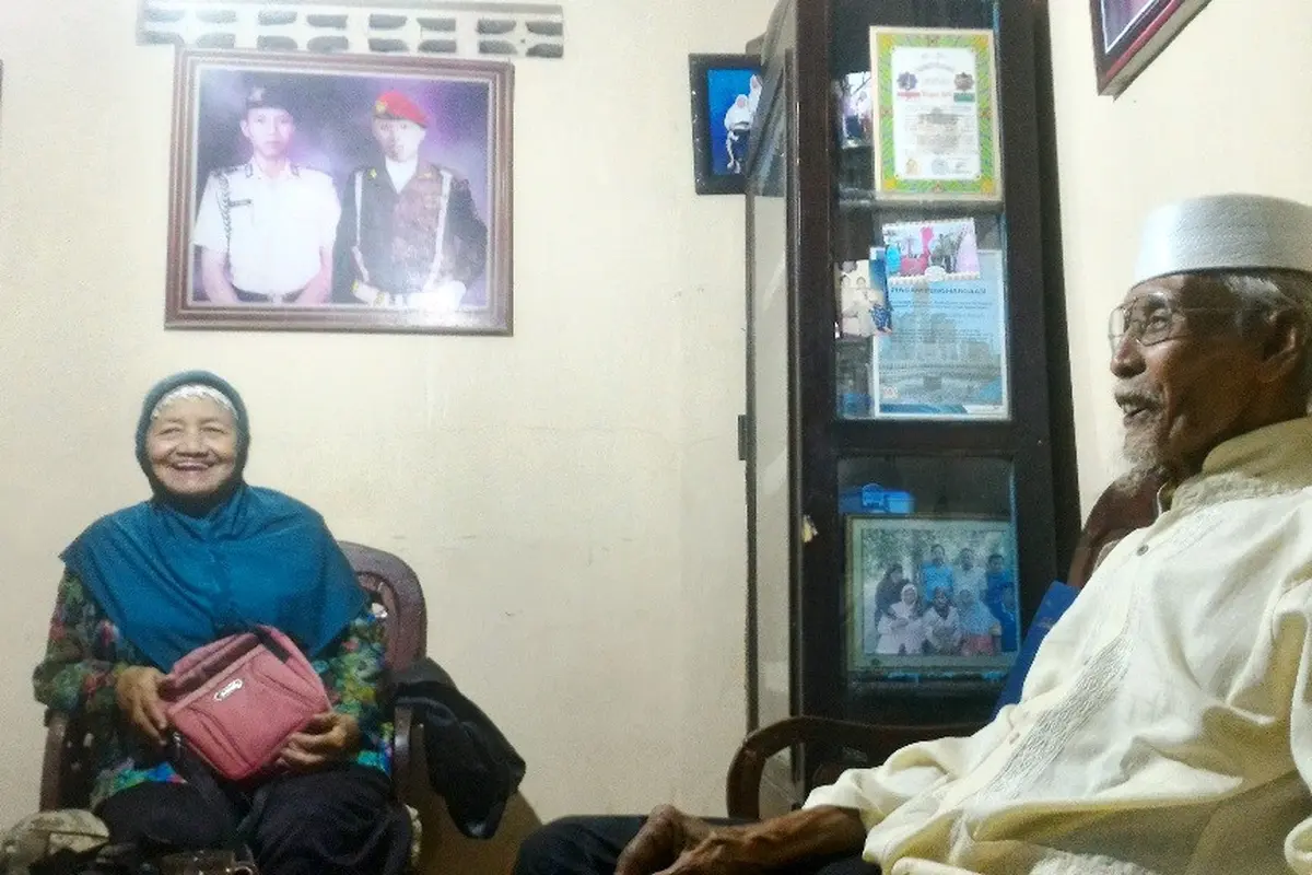 Sulemi dan istri di kediamannya di Purbalingga, Jawa Tengah. (Foto: Liputan6.com/Muhamad Ridlo)