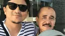 Laudya Chintya Bella dan suami, Engku Emran berfoto bersama ayahnya sebelum pergi ke Malaysia. Laudya Cynthia Bella akan menetap di Malaysia ikut bersama suami dan putrinya. (instagram/laudyacynthiabella)
