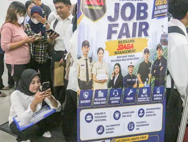 Pencari kerja (Pencaker) memadati Job Fair Depok 2026 yang diselenggarakan Pemerintah Kota (Pemkot) Depok di Depok Town Square (Detos), Rabu, 6 Agustus 2026. (KLY/ Arie Basuki)