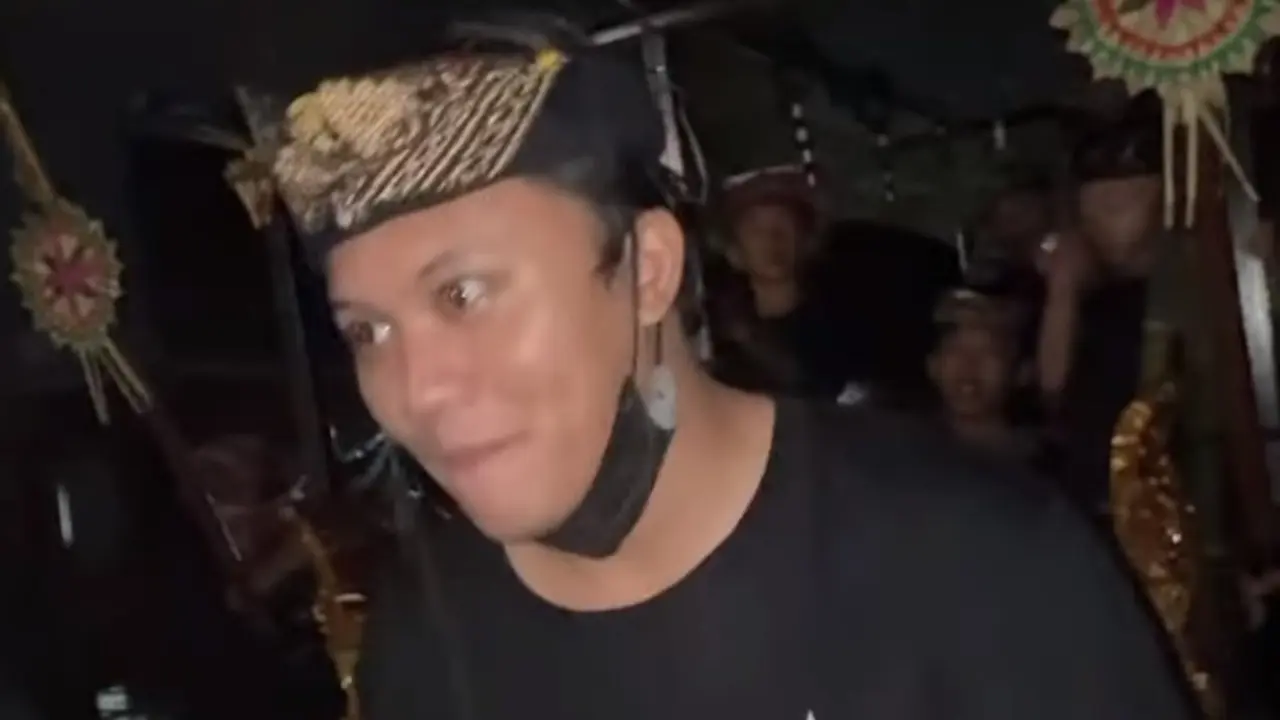 Rizky Febian di acara pengerupukan. [Foto: Instagram/rizkyfbian]