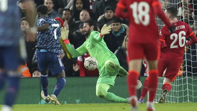 Foto: Main Tanpa Salah, Liverpool Minim Kreatifitas dan Gagal Taklukkan 10 Pemain Arsenal di Leg Pertama Semifinal Carabao Cup
