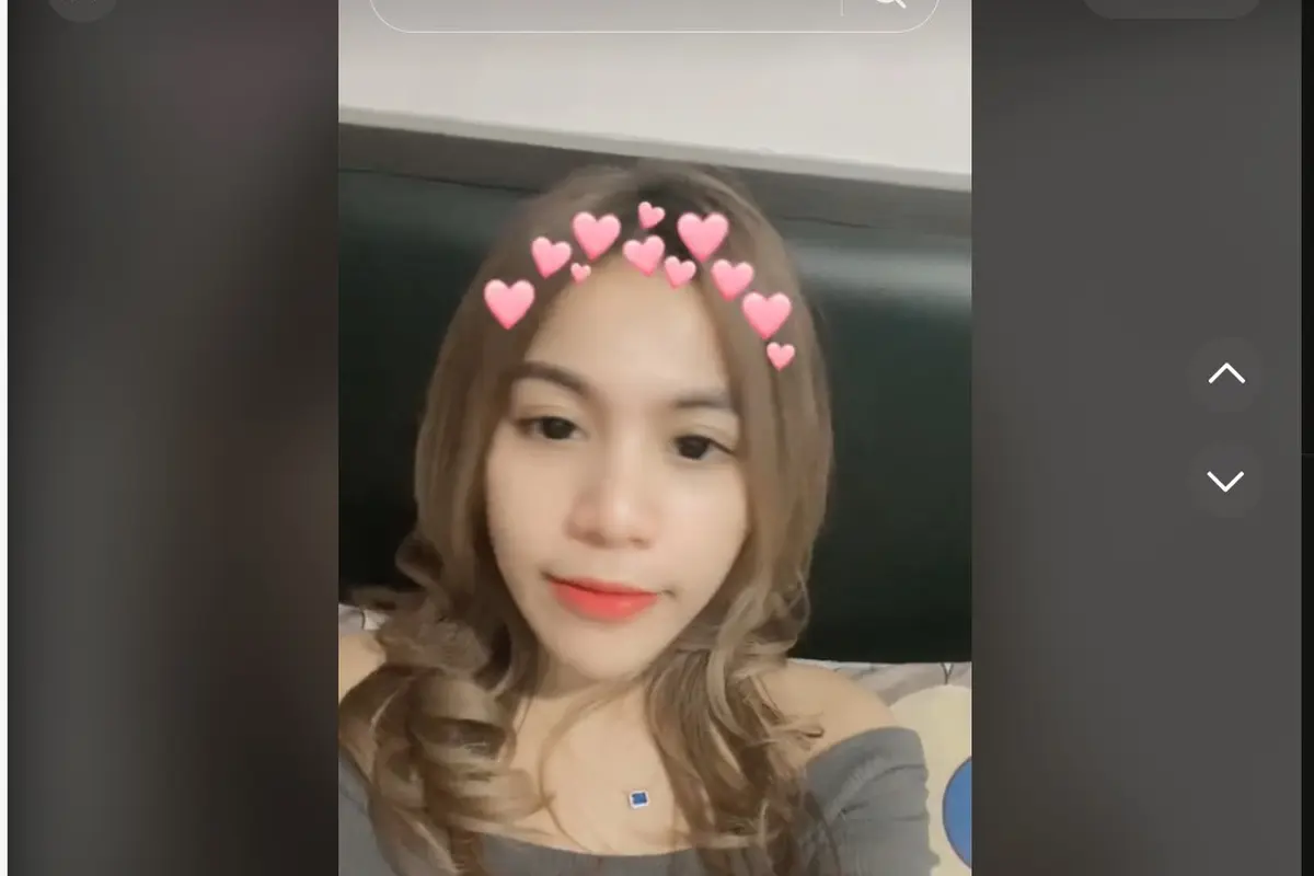 Dini Sera Afrianti (29) menjadi korban dugaan penganiayaan hingga tewas yang dilakukan oleh anak anggota DPR RI fraksi PKB Gregorius Ronald Tannur (31) di Surabaya, Jawa Timur.