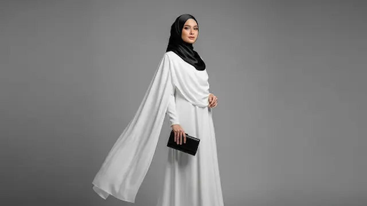 7 Cara Islami Padu Padan Dress Putih agar Cocok di Acara Resmi