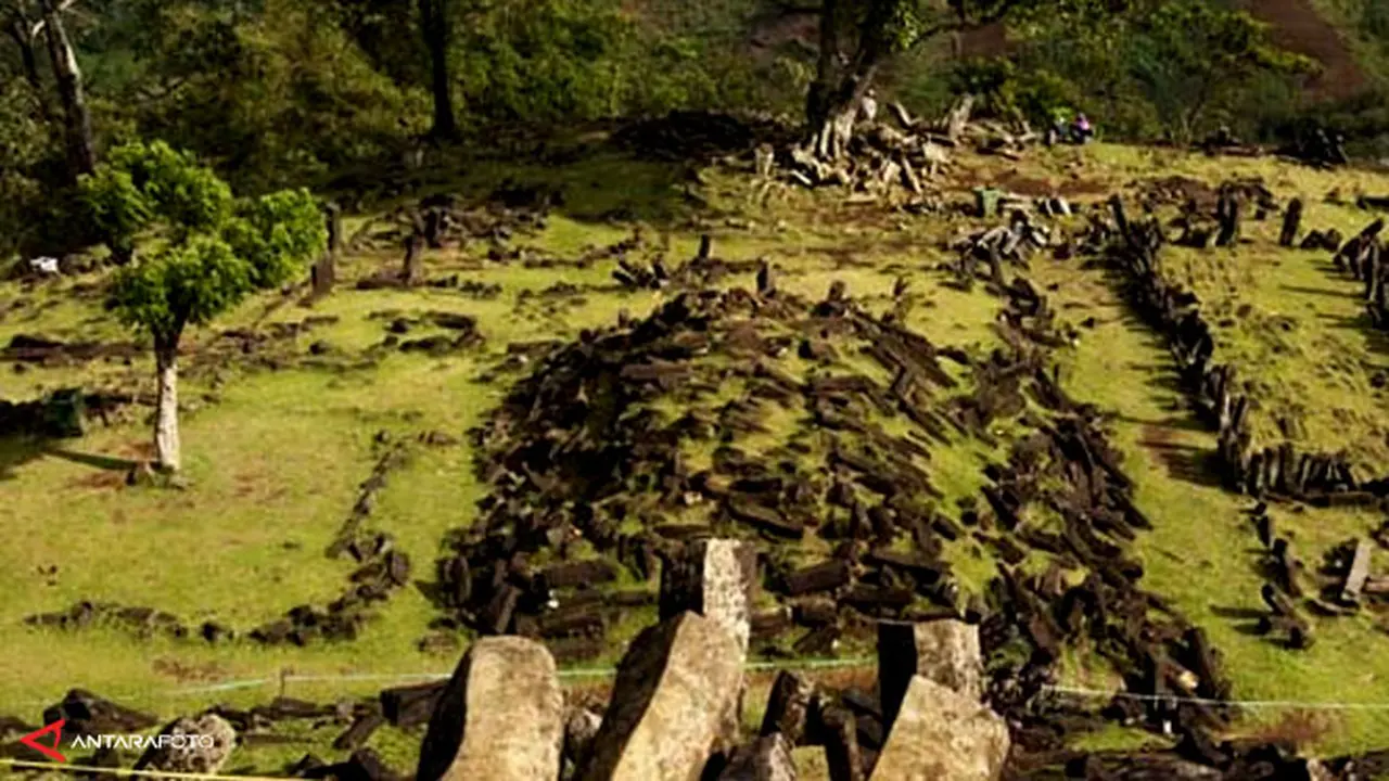 gunung-padang-130912b.jpg