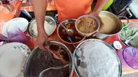 Bubur Kampiun khas Bukittinggi ada di Festival Kuliner Serpong. (Liputan6.com/Pramita Tristiawati)