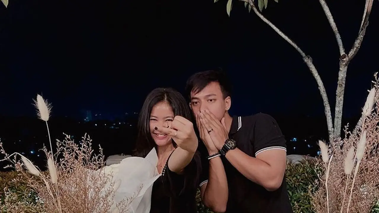 Adinda Azani dilamar sang kekasih, Armand Zachary