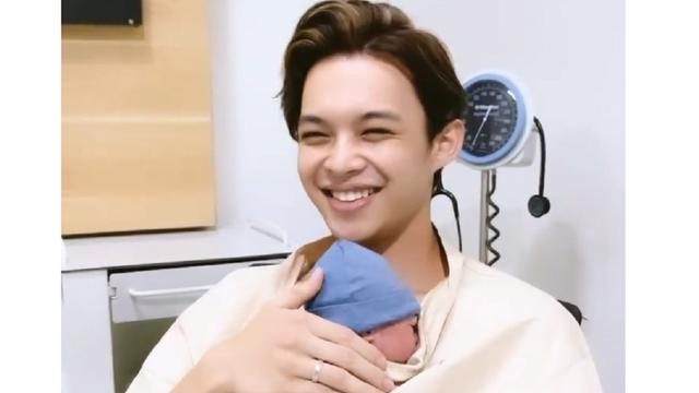 Dinda Hauw Melahirkan