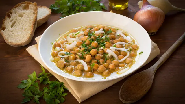 Ilustrasi sup kacang arab