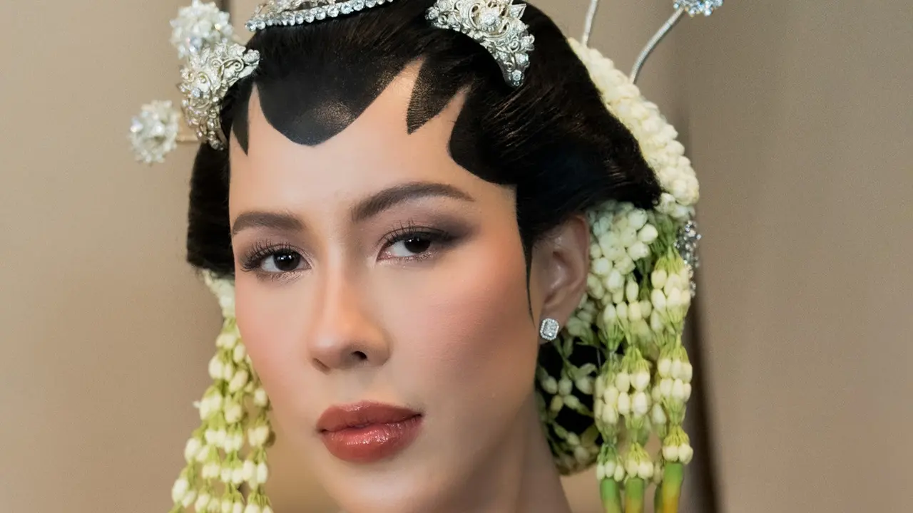 Detail Cincin Pernikahan Cucu Soeharto Darma Mangkuluhur dan Patricia Schuldtz, Desain Infinity dengan Sematan Berlian