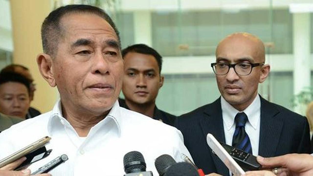 Menhan belanjakan APBN untuk bangun landasan di Laut China Selatan