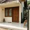 7 Ide Lantai Teras Rumah Kecil agar Terlihat Lebih Luas, Pilihannya Bikin Tampilan Makin Estetik