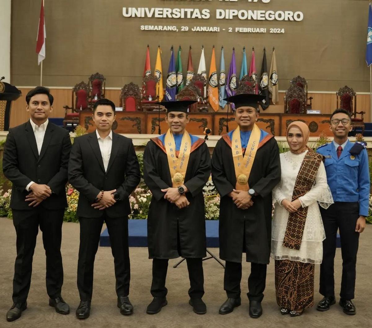 "Alhamdulillah.. terima kasih doa dan ucapan semua. Sehat sukses bahagia sejahtera selalu utk kita semua," ucapnya berterima kasih kepada masyarakat yang memberikan ucapan selamat kepadanya. <br>