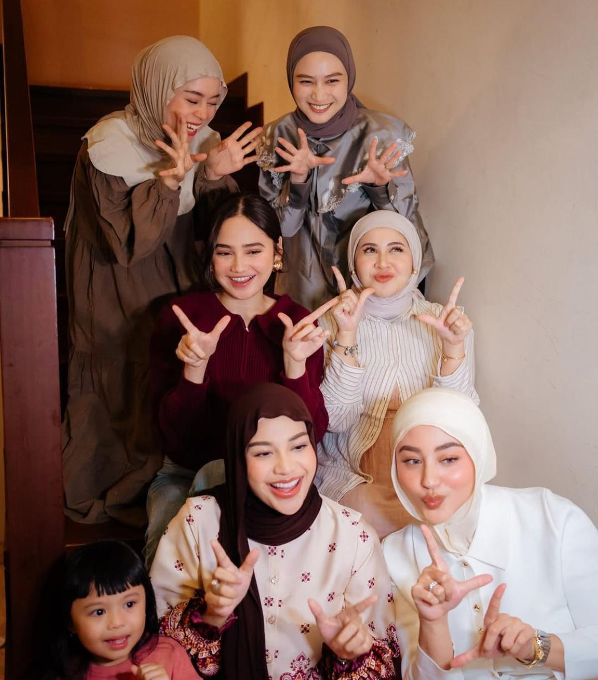 7 Potret Kebersamaan Geng Artis Mamayu Saat Bukber, Tunjukkan Keakraban dan Keseruan