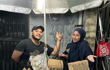Kisah Wanita Lulusan Sarjana Tak Gengsi Jualan Ayam Potong di Gerobak Motor, 'Yang Penting Jadi Bos di Usaha Sendiri