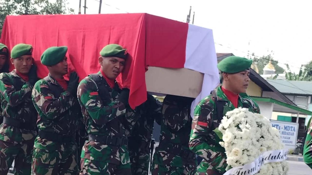 Prajurit TNI yang Gugur di Lebanon Dimakamkan Secara Militer di Deli Serdang