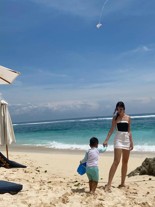 Nia Ramadhani Main Air di Singapura dan Bali (sumber: instagram/ramadhaniabakrie)