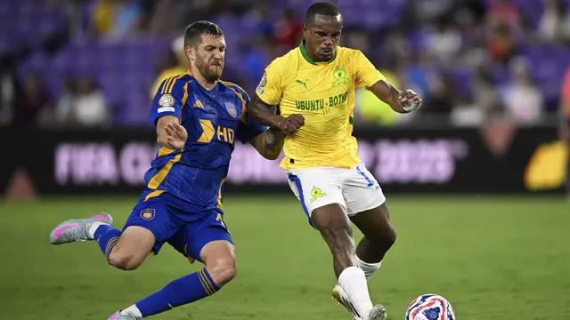 Iqraam Rayners, Mamelodi Sundowns, Miłosz Trojak, Ulsan Hyundai