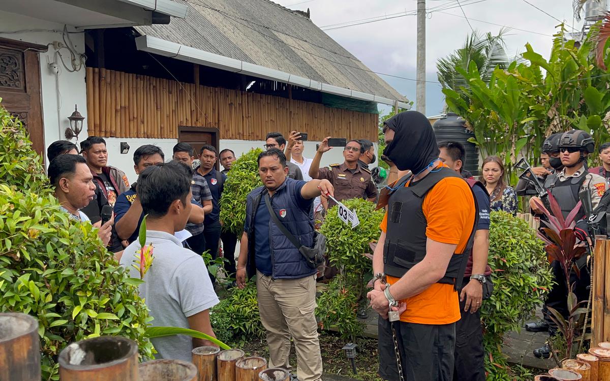 rekonstruksi penembakan wn australia
