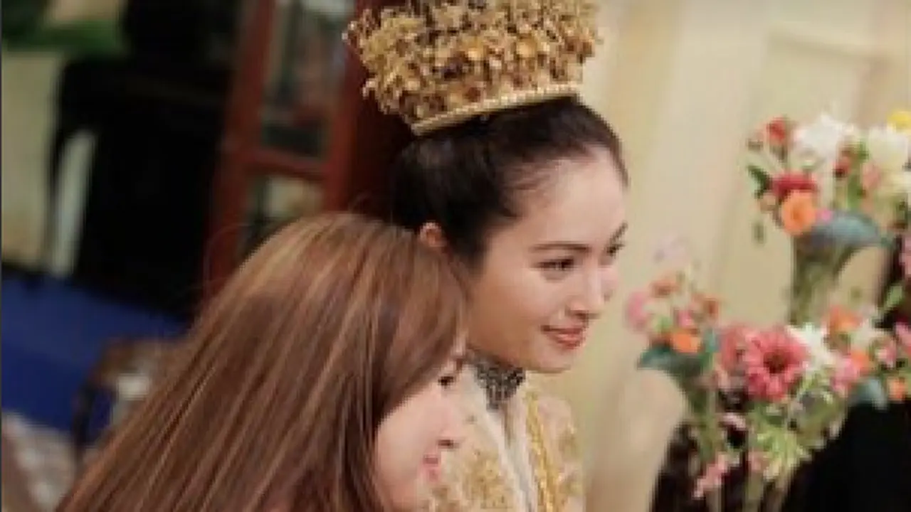 Nong Poy dan adik