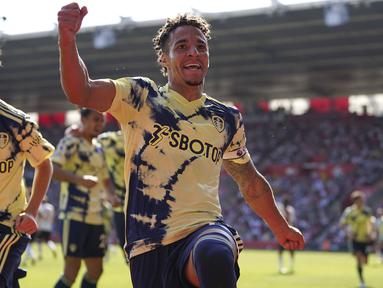 Rodrigo Moreno untuk sementara berhasil memimpin daftar pencetak gol terbanyak di Liga Inggris musim 2022/2023. Pemain asal Spanyol tersebut tercatat telah mengoleksi tiga gol. Satu gol dicetak saat Leeds mengalahkan Wolverhampton 2-1, (06/08/2022), sedangkan dua lainnya dilesatkan saat bermain imbang 2-2 dengan Southampton, (13/08/2022). (AP/PA/Adam Davy)