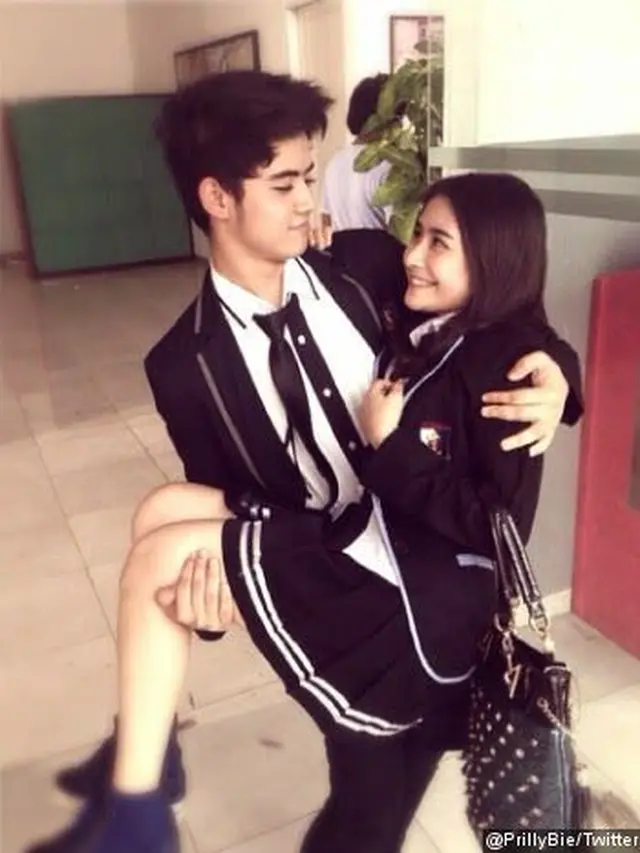 Kedekatan Prilly Latuconsina dan Aliando selalu bikin baper netizen