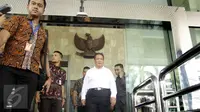 Kabareskrim Mabes Polri Komjen Pol Anang Iskandar berjalan keluar seusai mengadakan pertemuan di Gedung KPK, Jakarta, Jumat (11/9/2015). Anang datang berkoordinasi dengan KPK untuk penegakkan hukum. (Liputan6.com/Helmi Afandi) 