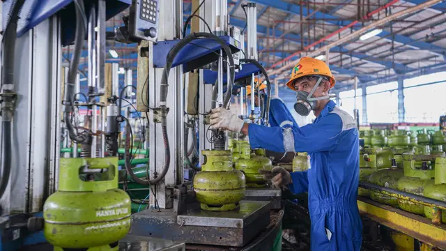 Direktur Pemasaran Regional Pertamina Patra Niaga Mars Ega Legowo memastikan bahwa Pertamina Patra Niaga telah memberikan surat teguran kepada 12 SPBE yang disinyalir terdapat tabung-tabung berisi gas dibawah ketentuan volume. (Dok Pertamina)