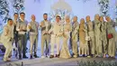 Sebagai sahabat yang saling mendukung satu sama lain, David Chalik juga terlihat datang di acara pernikaha Sahrul Gunawan dengan Dine Mutiara pada 7 Mei 2023 lalu. Tampak, bintang film ‘Nyai Ahmad Dahlan’ itu menjadi groomsmaid bersama para aktor lainnya, Tommy Kurniawan, Teuku Wisnu dan Dude Harlino. (Liputan6.com/IG/@davidchalik)