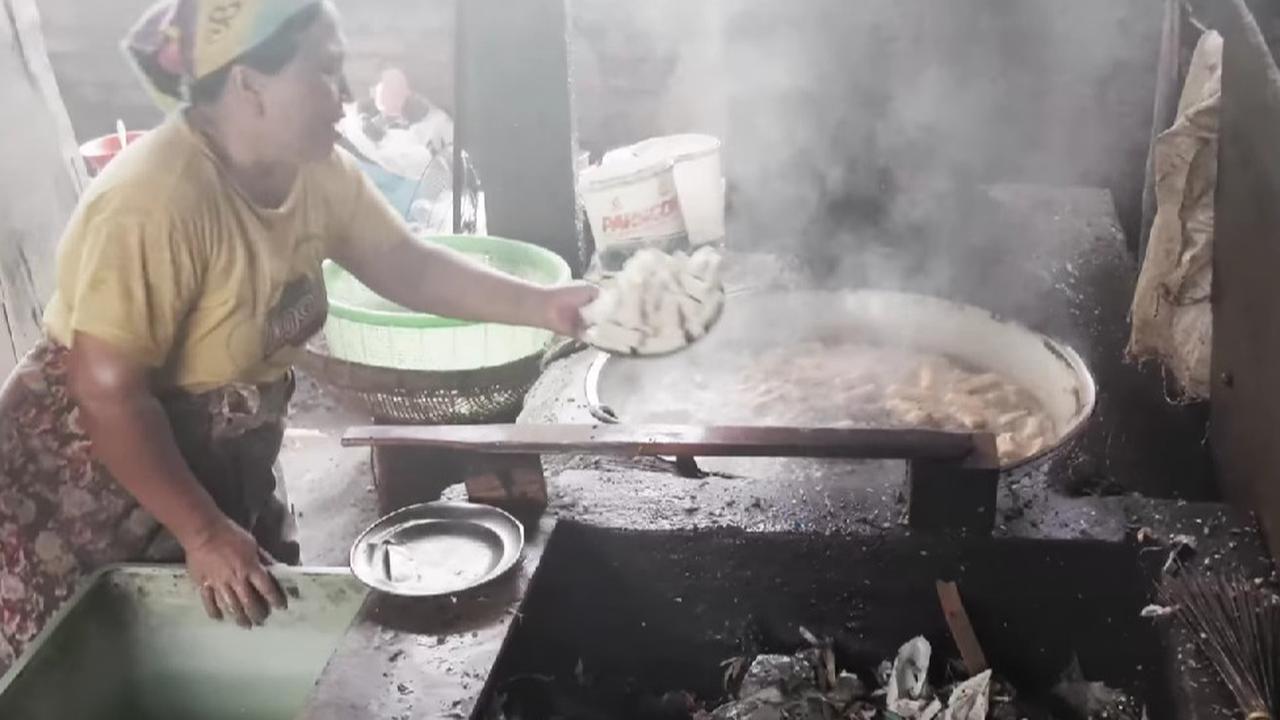 Investigasi Andrew Fraser tentang IndustrTahu Berbahan Bakar Sampah