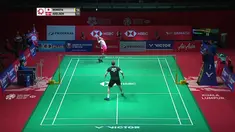 Berita video mengenai salah satu aksi terbaik dalam laga antara Kento Momota vs Viktor Axelsen di turnamen BWF Malaysia Masters 2020.