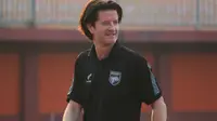 Pelatih Borneo FC, Pieter Huistra. (Wahyu Pratama/Bola.com)