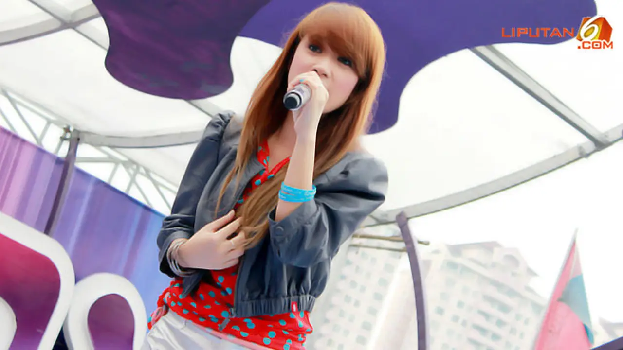 aurelia-devi-inbox-121212.jpg