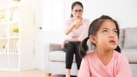 Bagaimana orangtua harus merespons saat anak berbuat salah? (Ilustrasi/iStockphoto)