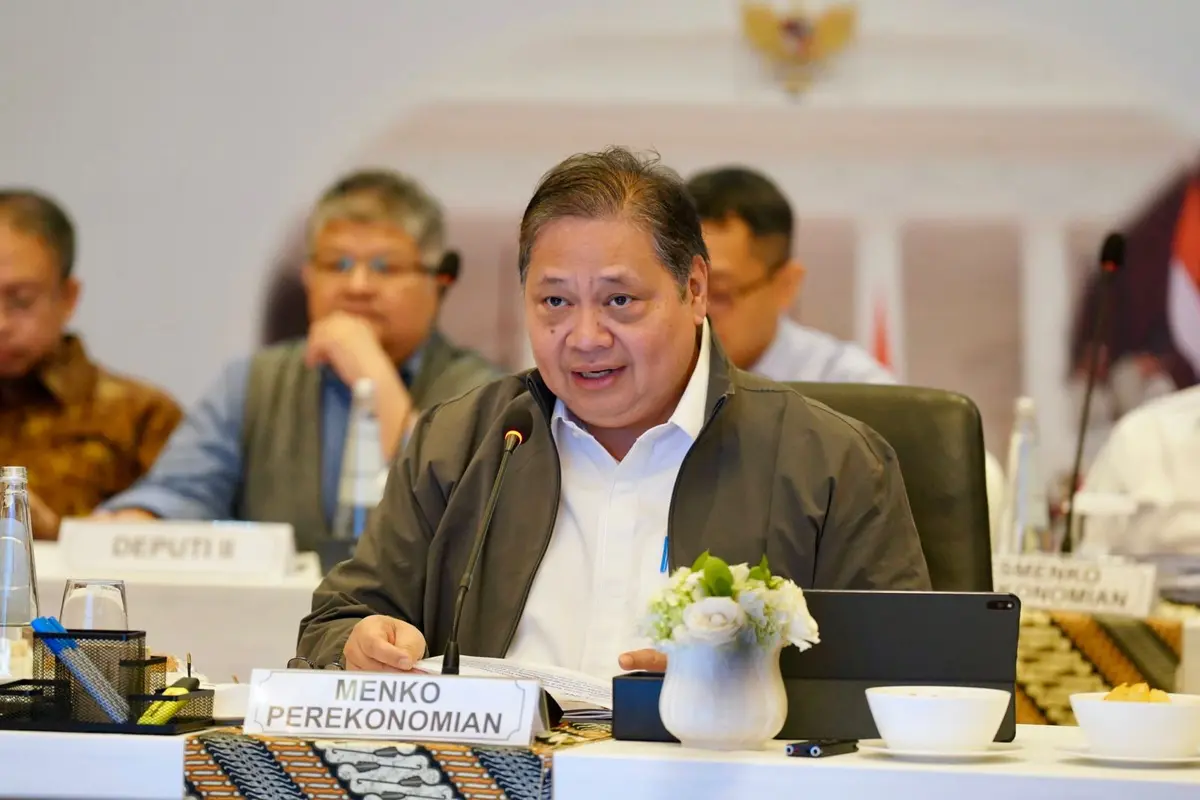 Menko Perekonomian Airlangga Hartarto saat memimpin rapat koordinasi terbatas bersama tujuh menteri yang berada di bawah koordinasi Kemenko Perekonomian.