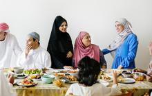 Makan Ketupat saat Lebaran Bikin Gemuk Badan? Ketahui Penjelasannya Berikut