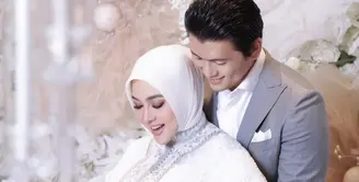 Di masa kehamilan Syahrini tampil cetar dengan outfit yang begitu glamor. [Foto: Instagram/ Princess Syahrini]