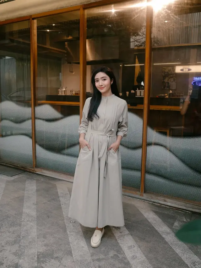 Gaya Santun Febby Rastanty, Satu Tunik Dua Look untuk Lebaran hingga Hangout