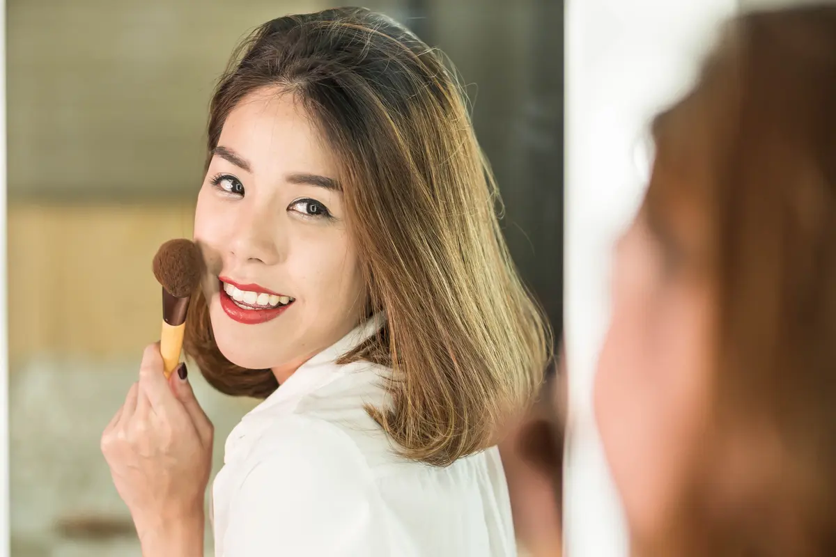 perempuan makeup