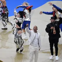 Will Smith, Era Istrefi, dan Nicky Jam (Foto: AFP / GABRIEL BOUYS)