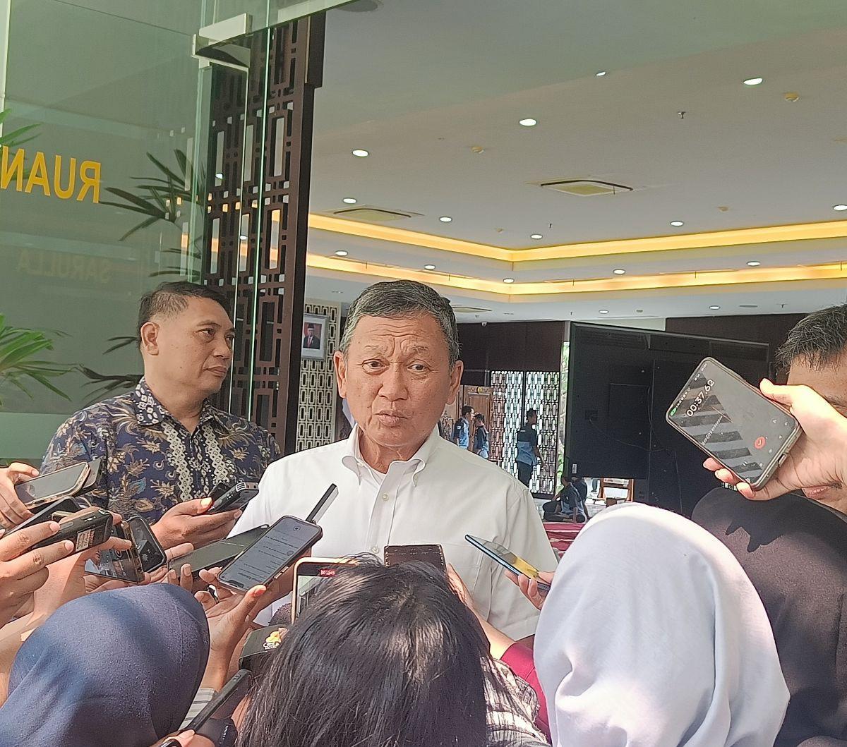 "Semuanya harus terdaftar, datanya lagi disiapin untuk bisa dipertajam lagi," ucap Arifin.<br><br>